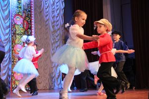 «Великолукская Веснянка»: детские сады 