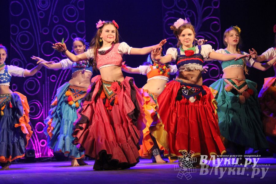  В ДК им. Ленина состоялся отчетный концерт студии восточного танца «Восточные сладости» (фото)