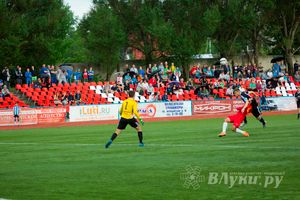 Матчи по футболу в рамках Первенства России проходят в Великих Луках (фото)