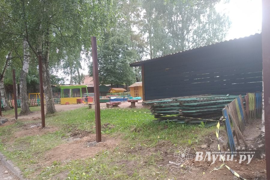 В детском саде № 1 появился новый забор (ФОТО)