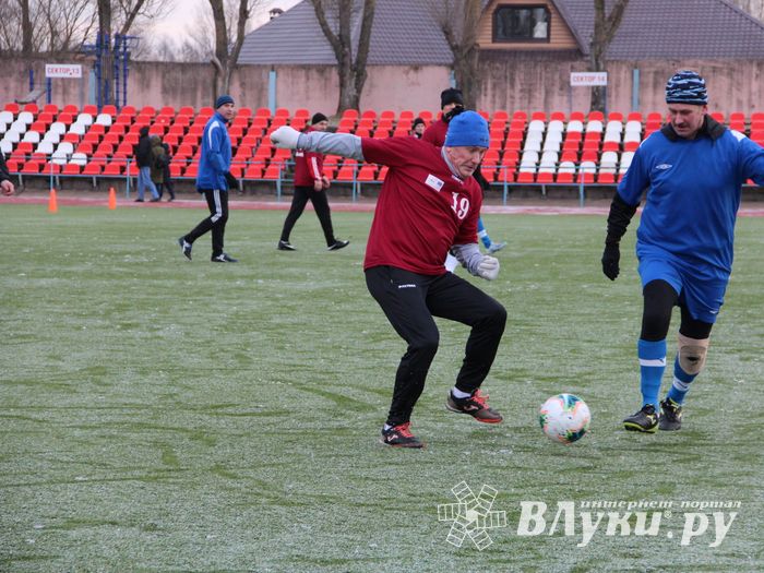 Боевая ничья в памятном футбольном матче (ФОТО)