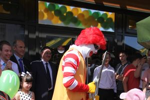 В Великих Луках открылся самый известный в мире общепит (фото)