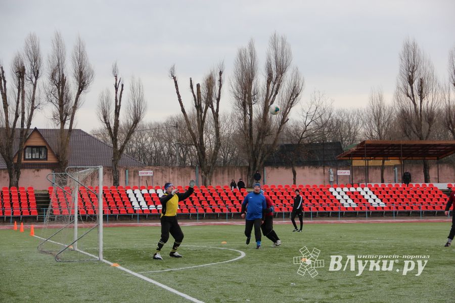 Боевая ничья в памятном футбольном матче (ФОТО)
