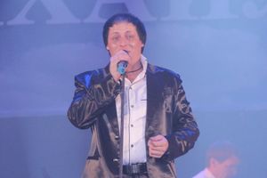 В ДК ЛК состоялся концерт Юрия Михайлова
