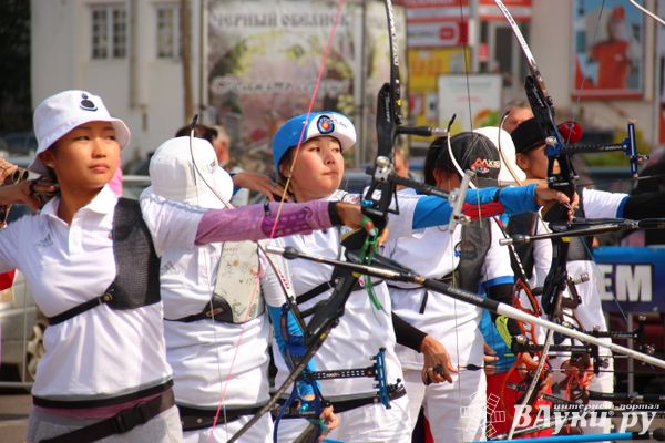 В Великих Луках проходят финальные стрельбы Чемпионата России по стрельбе из лука (ФОТО)