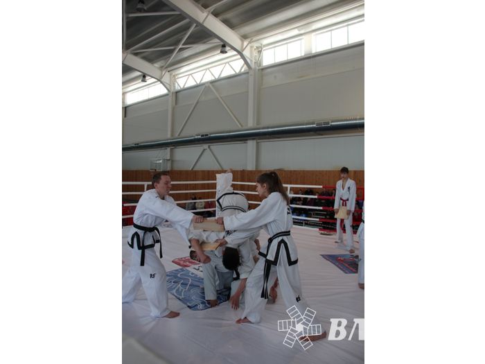 В Великих Луках проходит открытый кубок по смешанному боевому единоборству ММА (ФОТО) (12+)