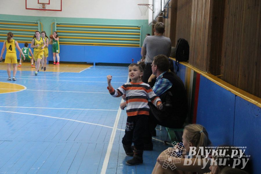 Великолучанки заняли первое место в дивизиональной игре «КЭС-Баскет» (фото)