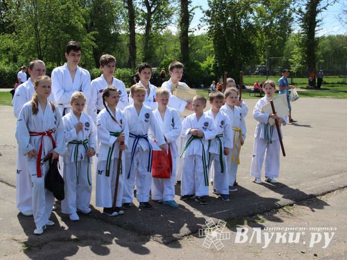 Спецназ «разгромил» на Дятлинке «банду»