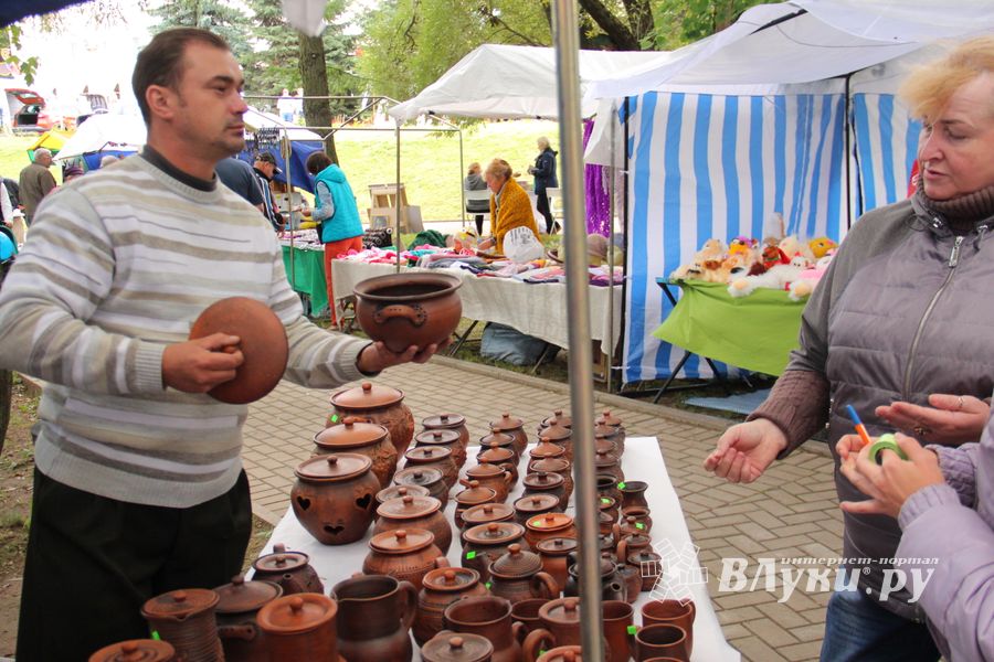 «Куклоград» и «Город мастеров» на праздновании Дня города в Великих Луках (ФОТО)