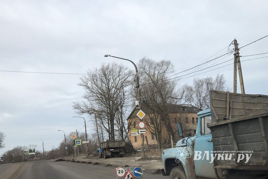 На объездном шоссе затруднено движение (ФОТО)