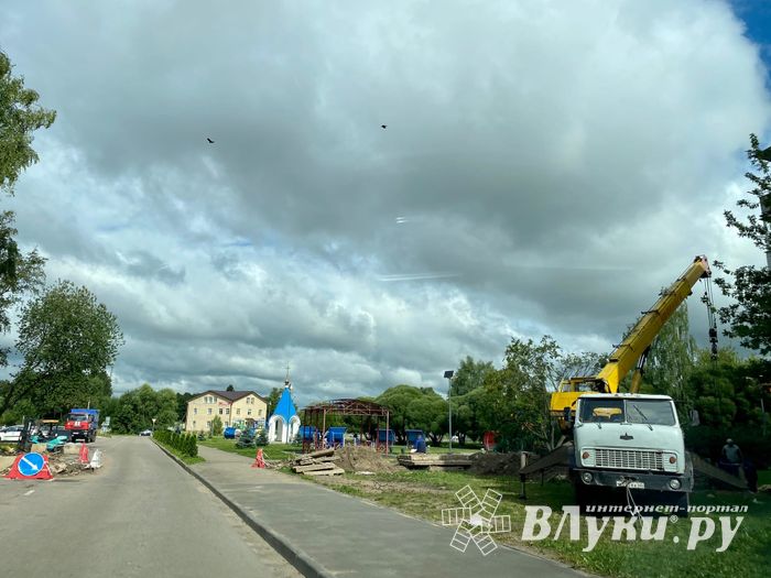 В Великих Луках идёт ремонт теплосетей (ФОТО)