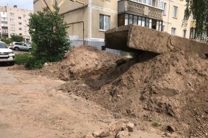 В Великих Луках «вскрывают» дворы (ФОТО)