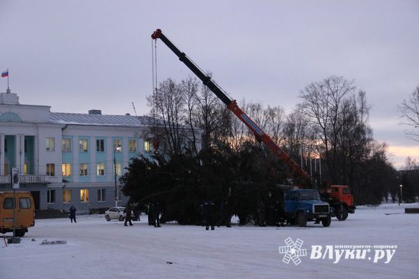 Завтра в Великие Луки приедет главная городская ёлка