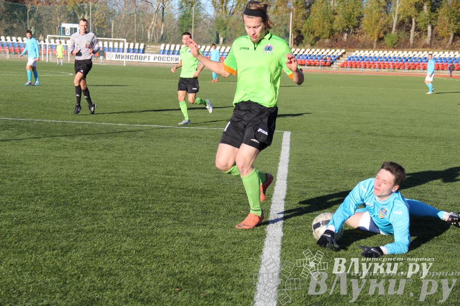 Футбольный матч «Луки-Энергия» — «Карелия» (фото)