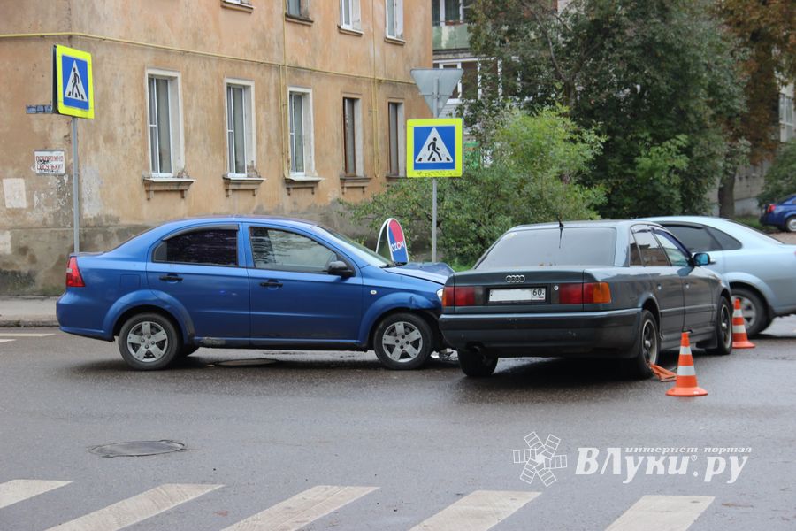 В ДТП на Ставского едва не пострадал ребёнок (ФОТО)