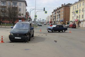 ДТП на перекрёстке Ленина-Дьяконова (ФОТО)