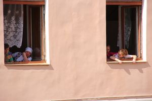 В Великих Луках в 10 лицее «освободили» заложников (ФОТО)