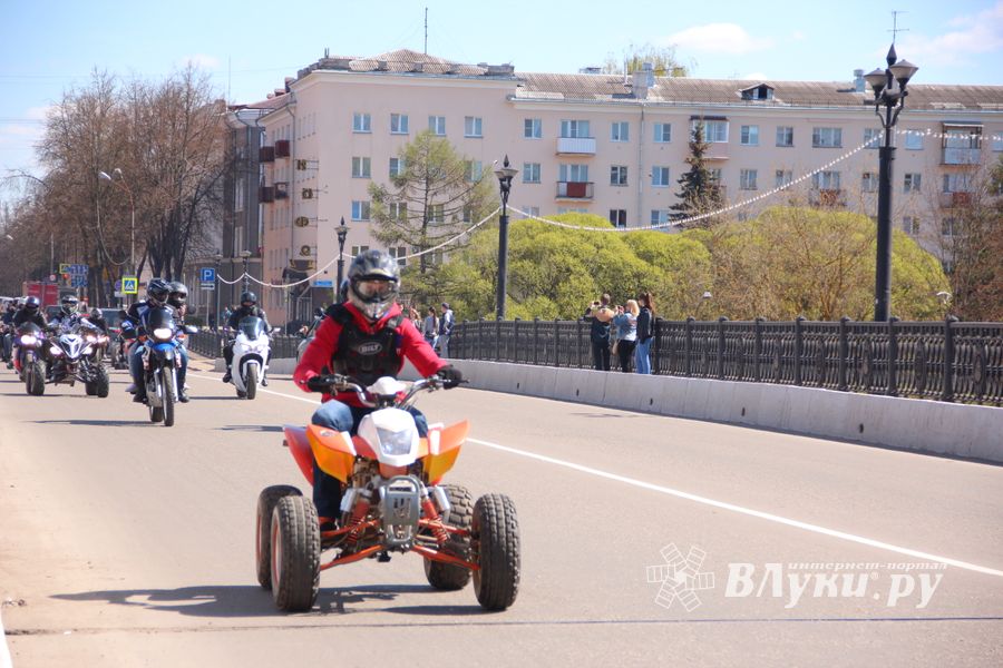 В Великих Луках открыли мотосезон - 2017 (ФОТО)