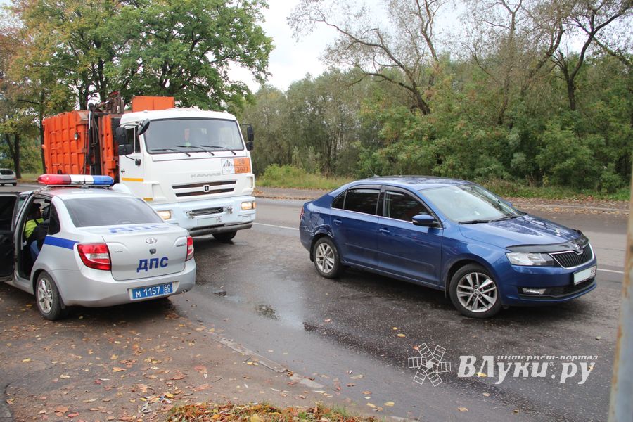 На улице Ботвина в Великих Луках произошло ДТП (ФОТО)