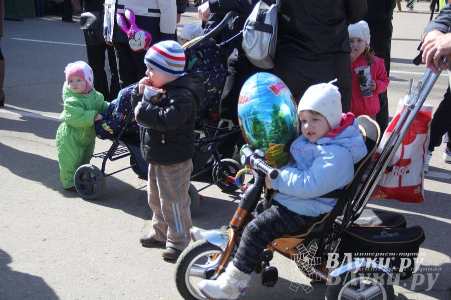 Универсальная торговая ярмарка «Весна-2015» прошла в Великих Луках (фото)