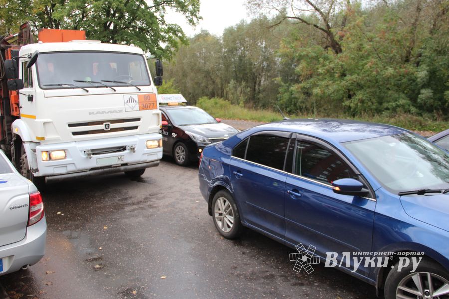 На улице Ботвина в Великих Луках произошло ДТП (ФОТО)