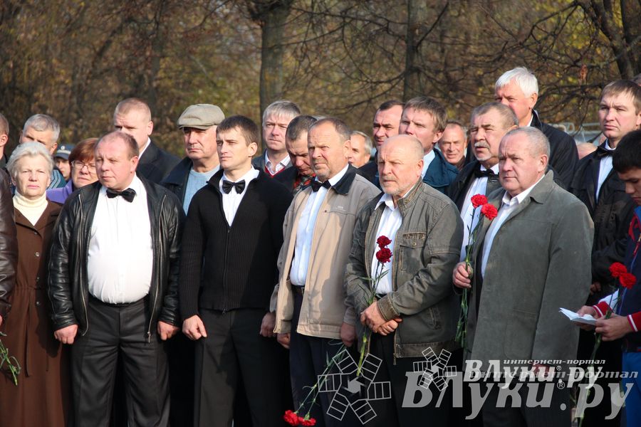 В Великих Луках прошло открытие мемориальной доски памяти Е.А. Клевцова