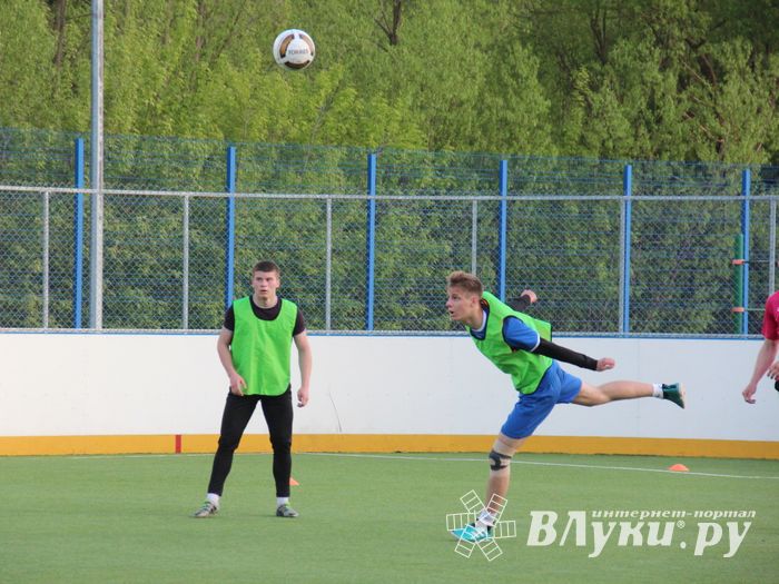 В Великих Луках прошёл Чемпионат по дворовому футболу (ФОТО)