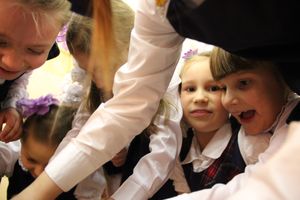 В школе №13 прошёл конкурс «А ну-ка, девочки!» (ФОТО)