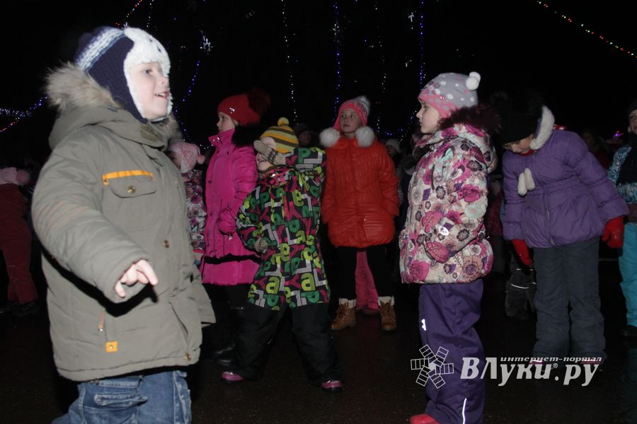 Великие Луки к встрече Нового года готовы (ФОТО)