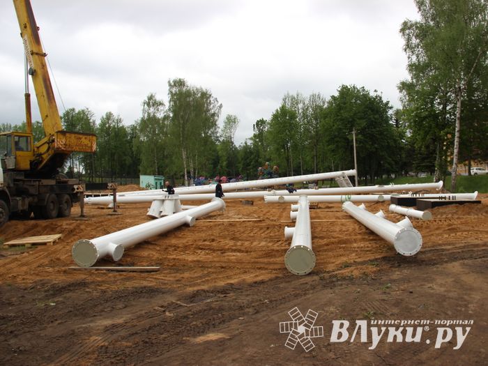 Колесу обозрения делают ноги (ФОТО)