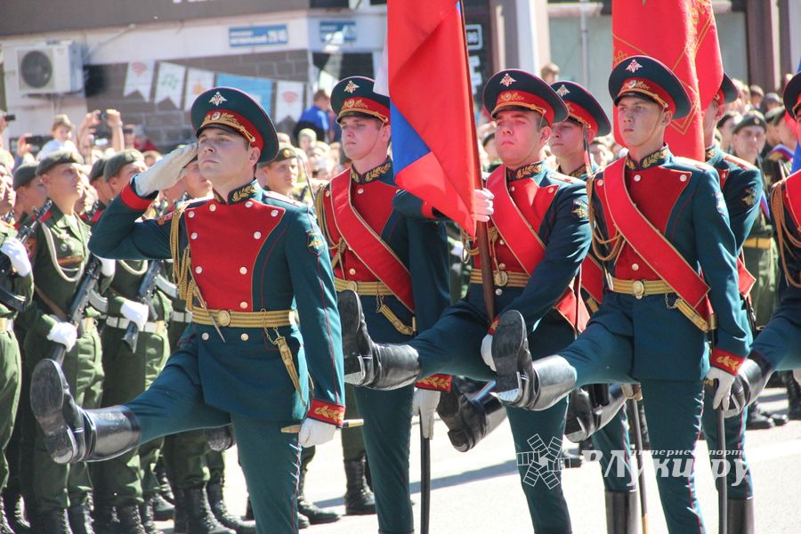 Военный парад в Великих Луках, часть II (ФОТО)