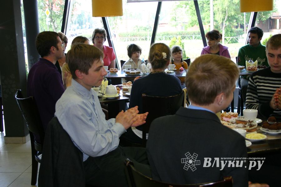Великолукские школьники посетили "Литературное кафе"