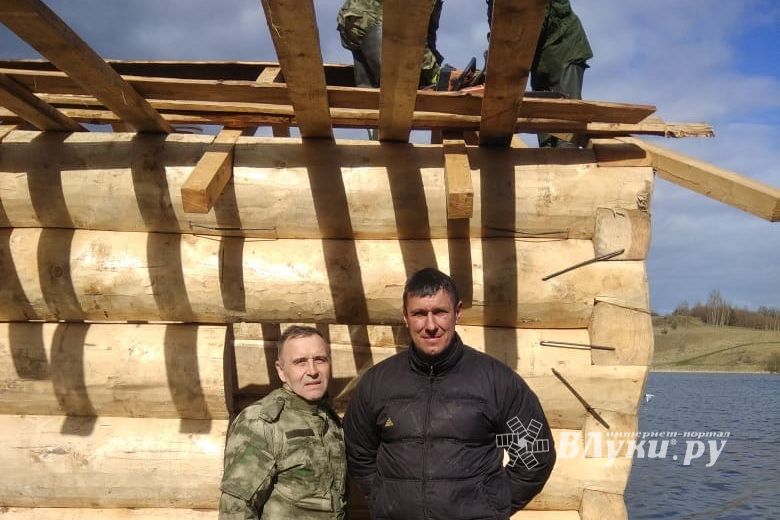 Часовню-купель в память о погибших великолукских паломниках освятили в Изборске