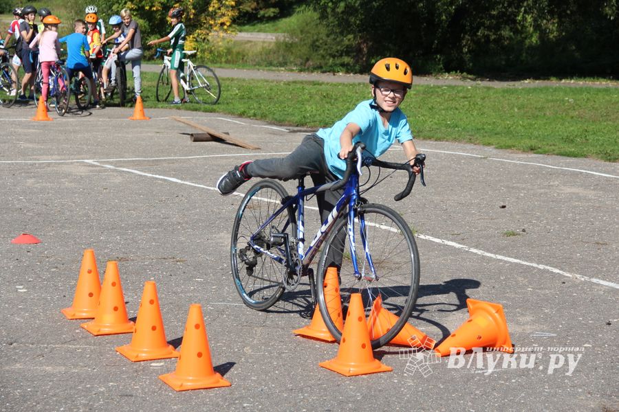 Большой спортивный праздник в Великих Луках (ФОТО)