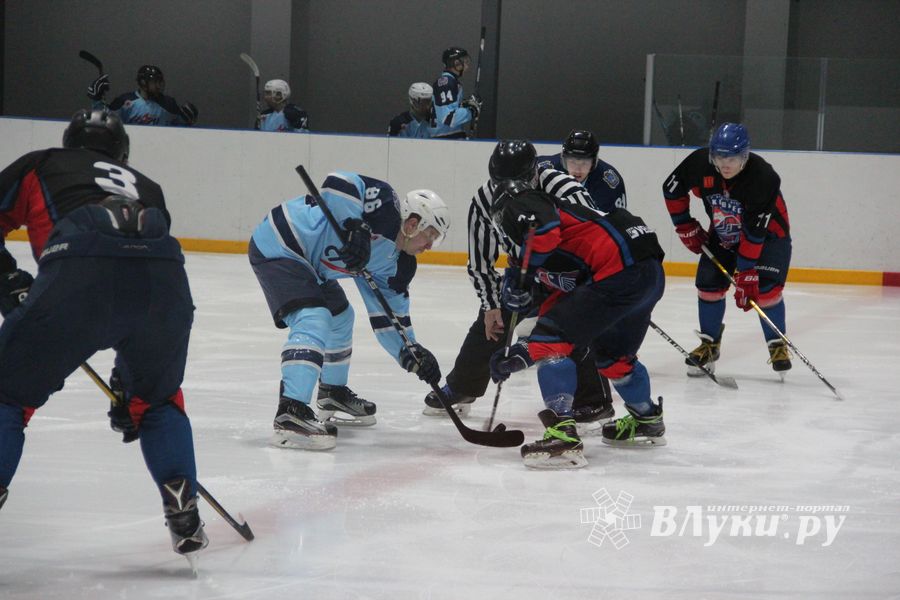 Великолукские хоккеисты в шаге от финала (ФОТО)