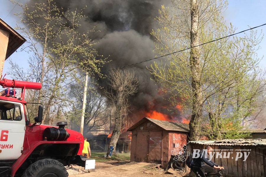 Пожар в проезде Нелидовском (ФОТО; ВИДЕО)