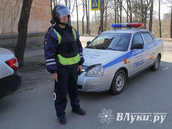 Фотофакт: учения в великолукском ОМВД