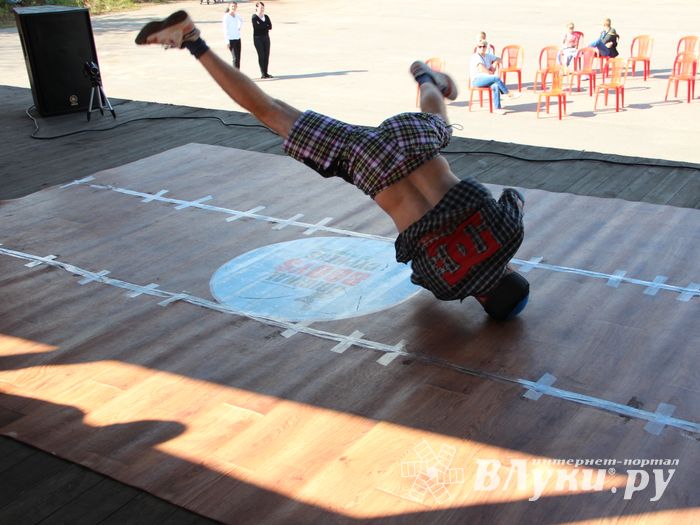  «ORIGINAL BBOYS CYPHERS» в Великих Луках (ФОТО+ВИДЕО)
