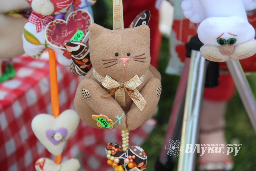 В городском парке Великих Лук прошёл День мороженого