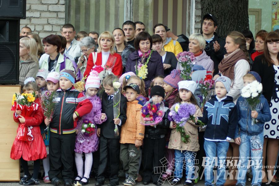 Школы города отметили 1 сентября (фото)