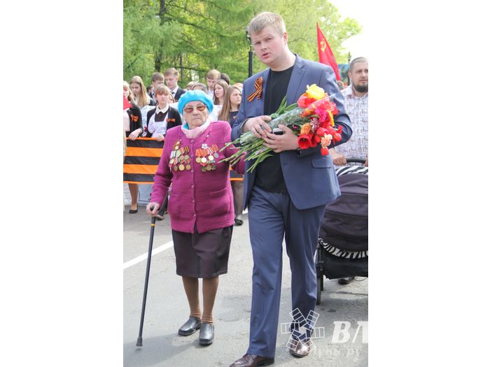 Парад Победы в Великих Луках (фото)