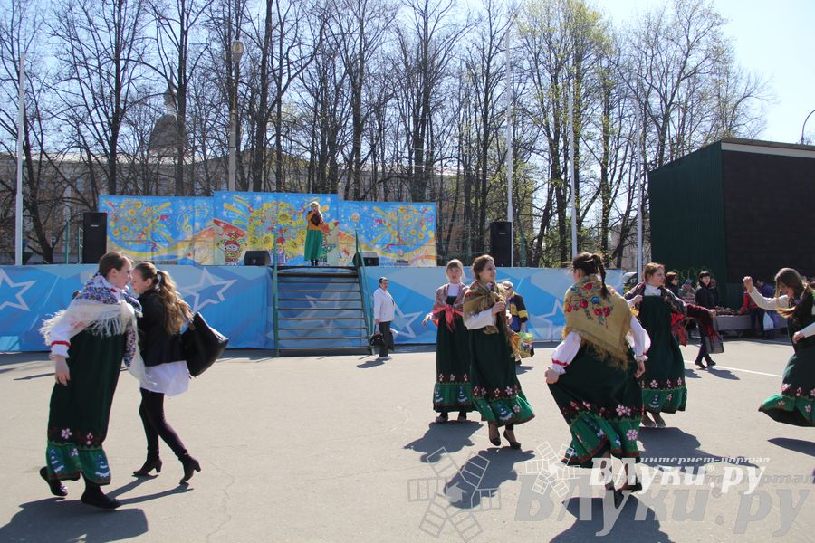 Традиционная весенняя ярмарка прошла в Великих Луках