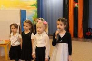 Самые юные великолучане отметили День освобождения города (ФОТО)