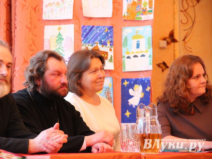 «Красота Божьего мира» в рисунках дошколят Великих Лук (ФОТО)