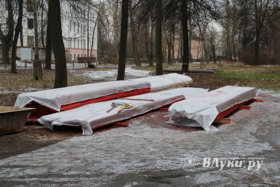 В жилом доме на улице Нелидовской начали ремонт крыши (ФОТО)