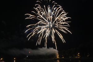 Огненные шоу состоялись над Ловатью (ФОТО)