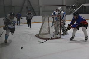 Хоккейная встреча «ЛукиСпорт» — «Барсы» состоялась в «Айсберге» (ФОТО)