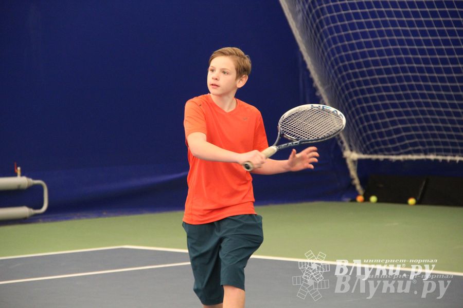 В СК «Ника» проходит открытый городской турнир по большому теннису (фото)