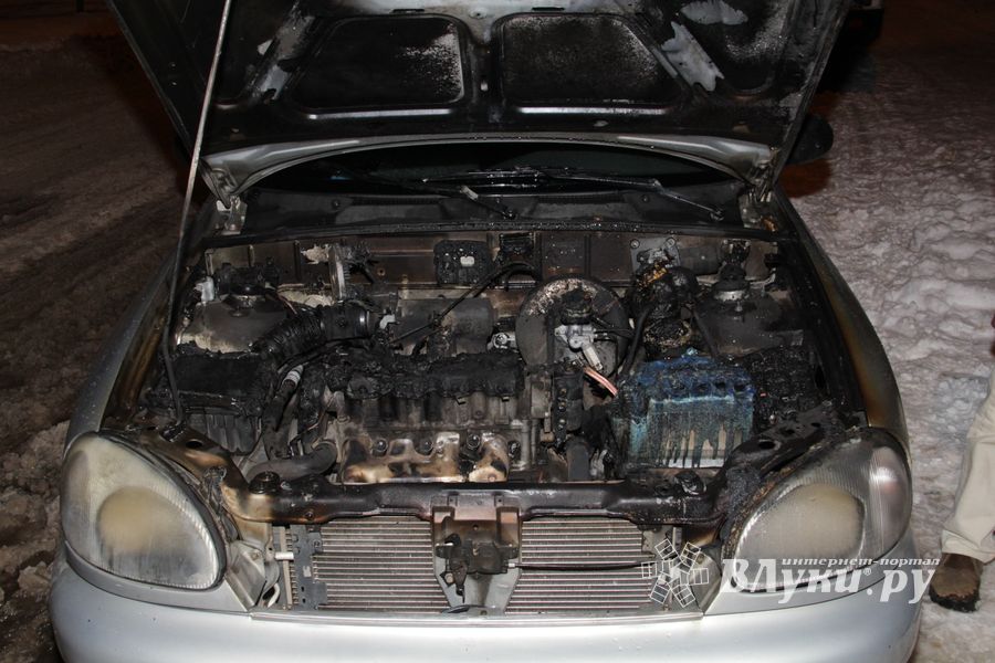 В Великих Луках горел Шевроле (ФОТО)