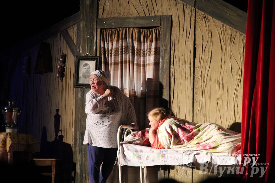 Народные артисты России выступили в Великих Луках (фото)